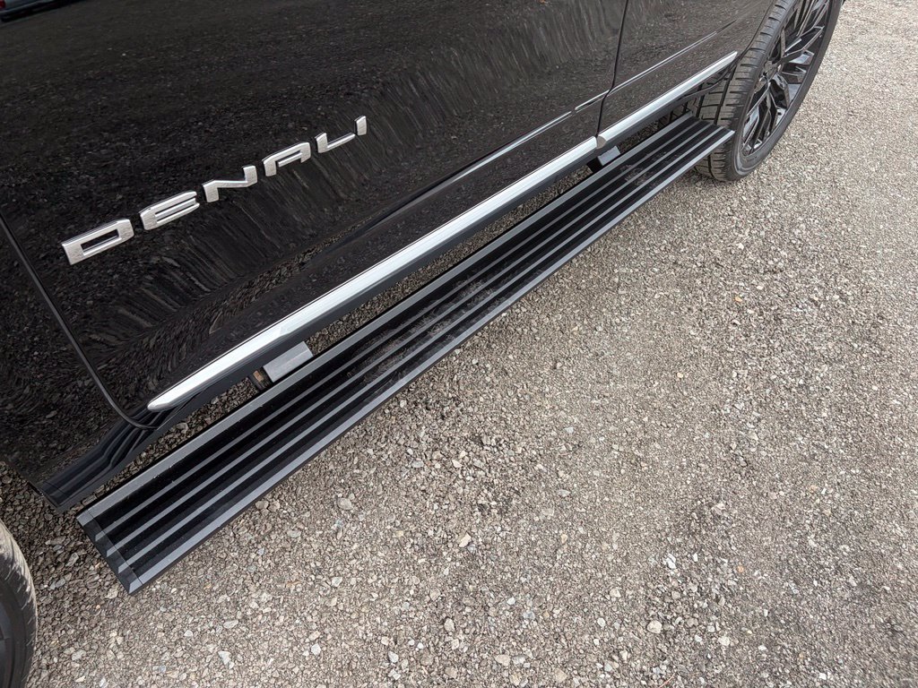 Used 2026 GMC Yukon Denali w/ Sun & Power Step Package AWD/4WD image 16