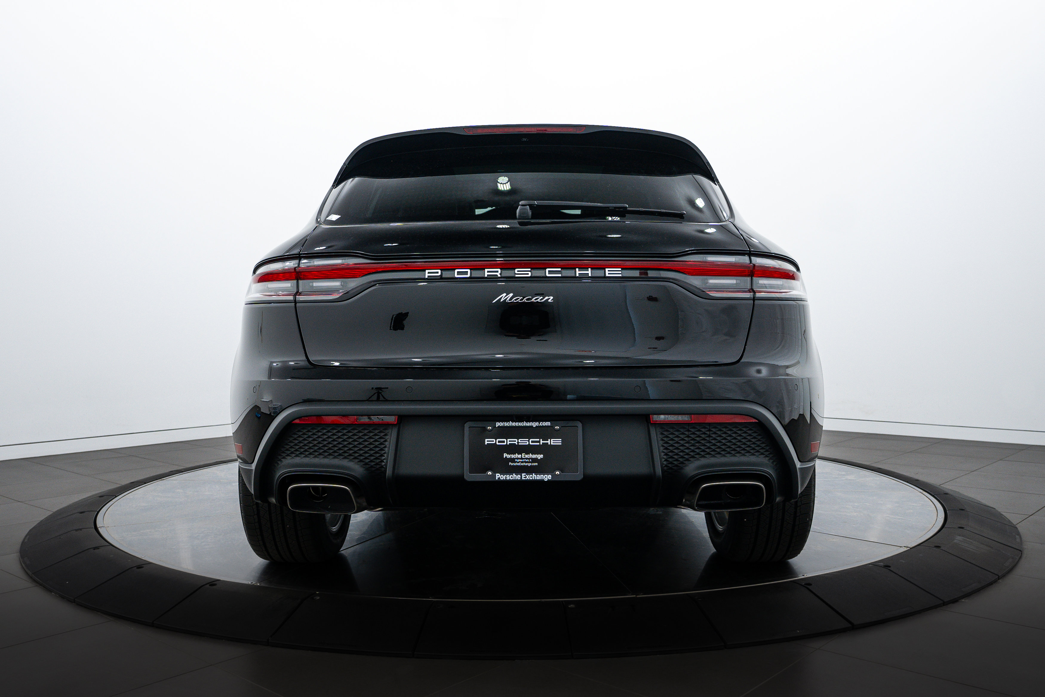 New 2025 Porsche Macan image 6