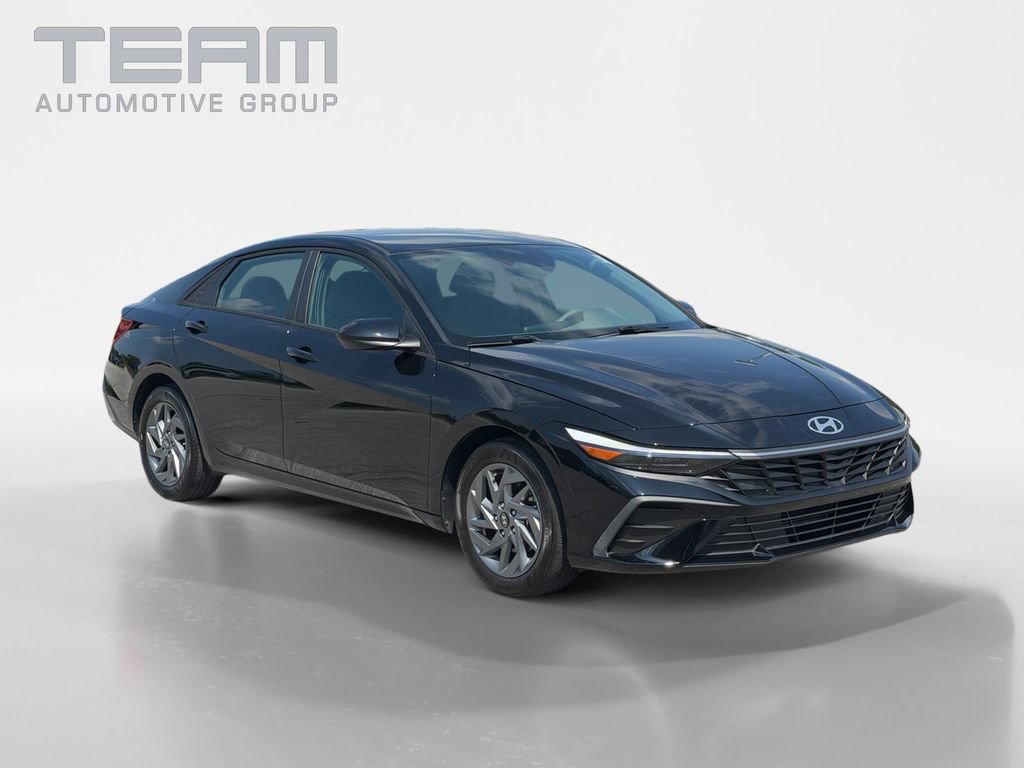Used 2024 Hyundai Elantra SEL FWD video 1