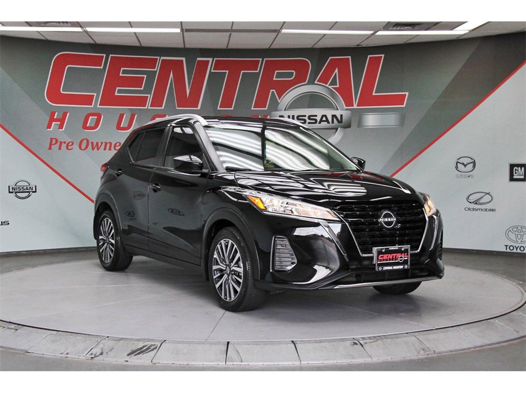 Used 2023 Nissan Kicks SV
