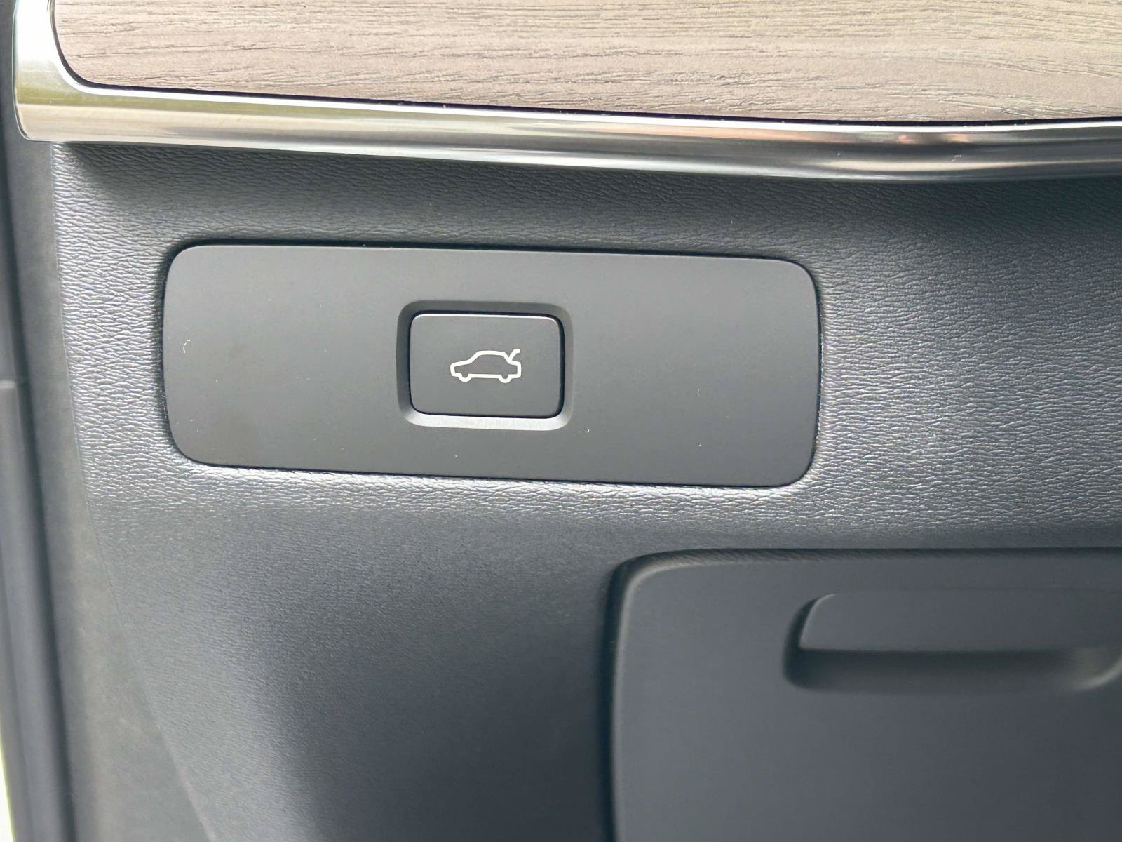 New 2026 Volvo XC90 B6 Plus AWD/4WD image 21