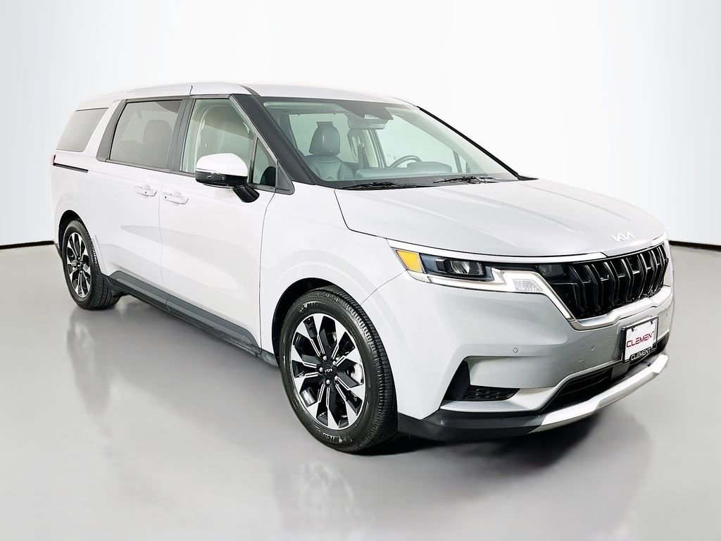 Used 2024 Kia Carnival EX FWD image 4