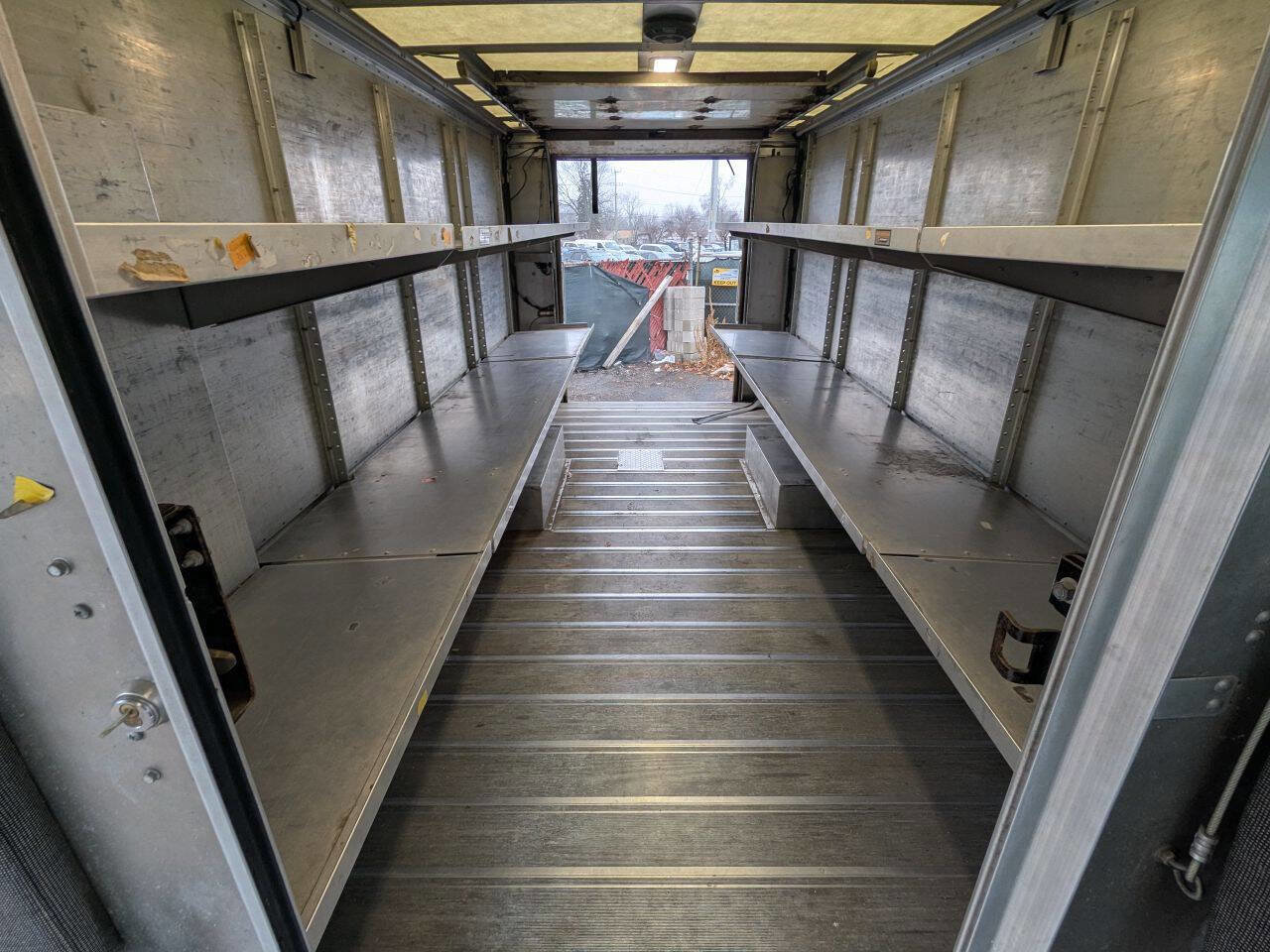 Used 2019 Ford E-450 and Econoline 450 Super Duty image 20