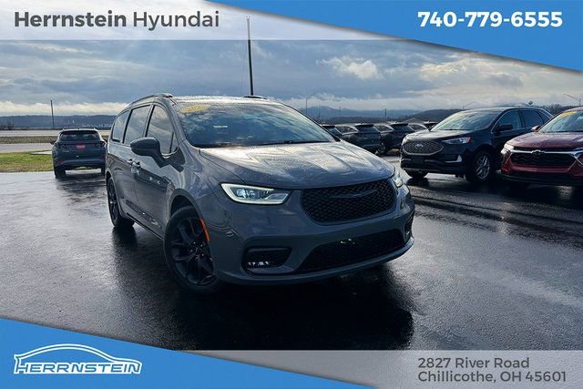 Used 2022 Chrysler Pacifica Touring-L w/ S Appearance Package