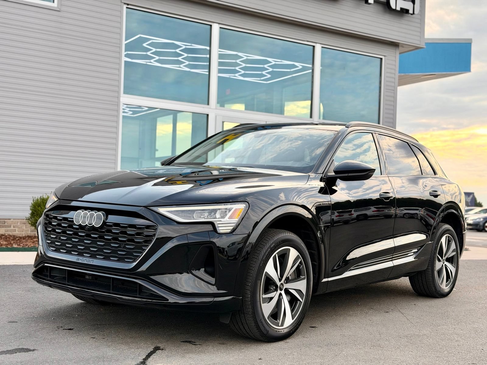 Used 2024 Audi Q8 e-tron Premium AWD/4WD image 13