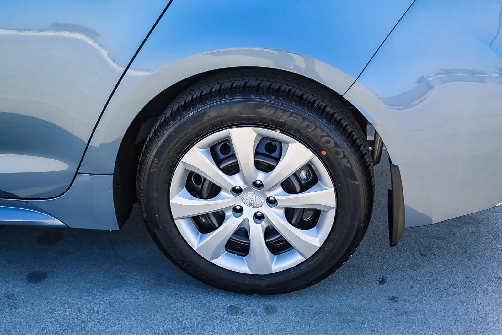 New 2027 Toyota Corolla LE FWD image 11