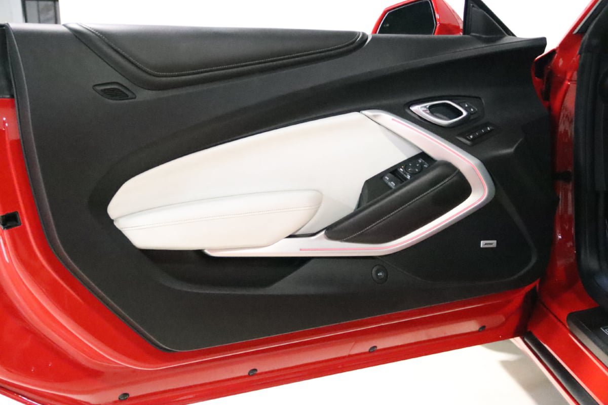 Used 2018 Chevrolet Camaro SS RWD image 37