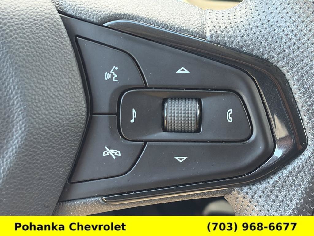 Used 2025 Chevrolet Trax LT FWD image 13