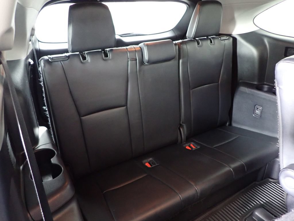 Used 2023 Toyota Highlander XLE AWD/4WD image 36