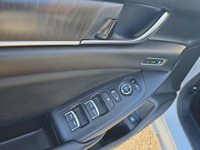 Used 2018 Honda Accord Touring image 15