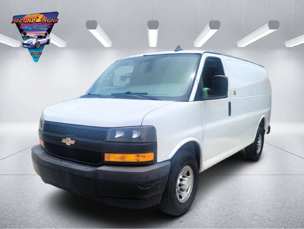Used 2018 Chevrolet Express 2500 RWD image 1