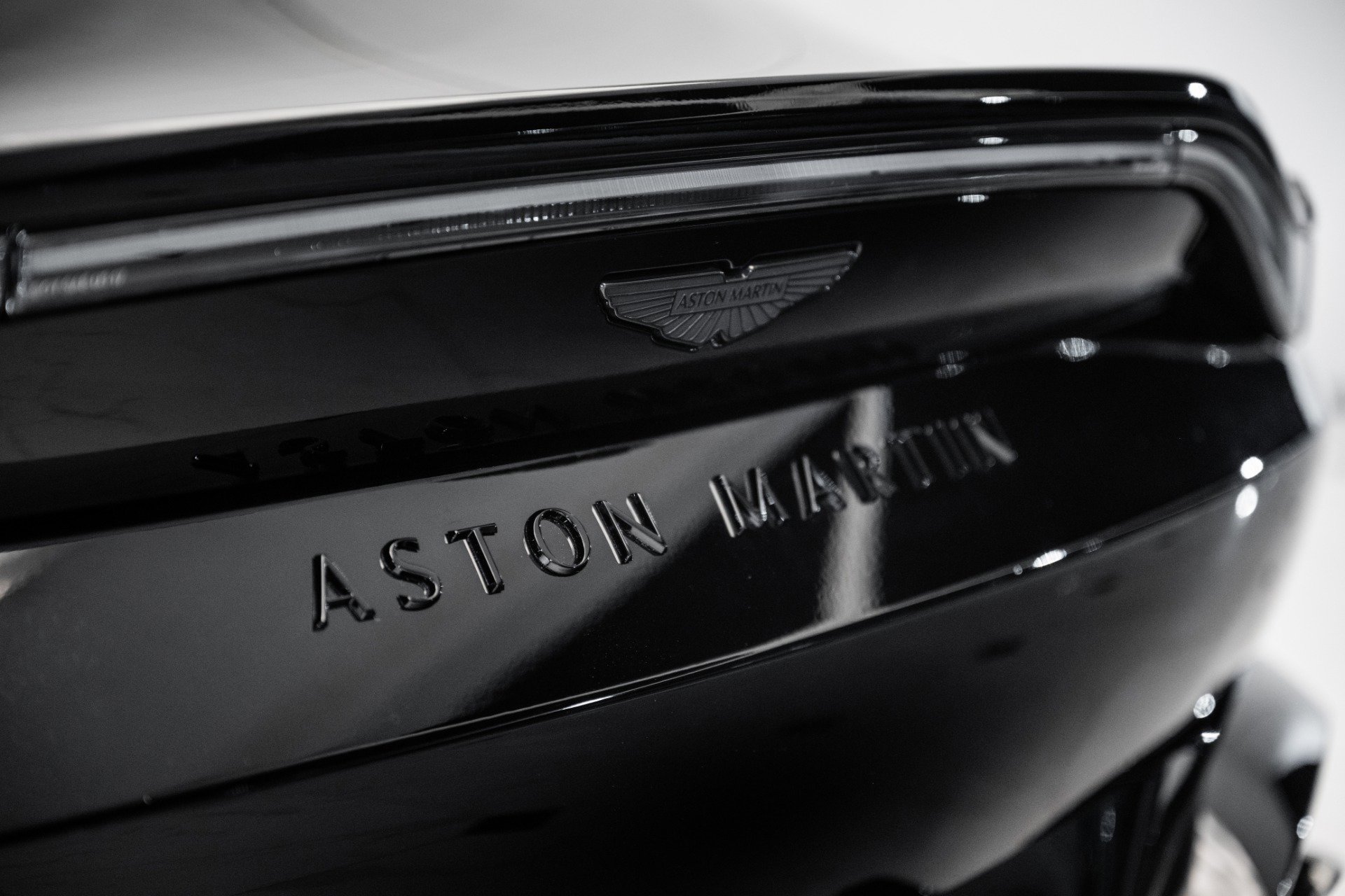 New 2026 Aston Martin V8 Vantage Coupe image 8