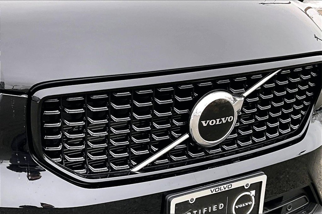 Certified 2026 Volvo XC40 B5 Core w/ Climate Package image 33