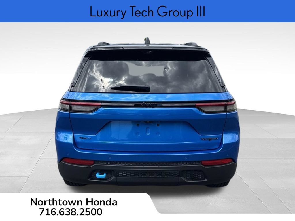 Used 2023 Jeep Grand Cherokee Trailhawk w/ Luxury Tech Group III AWD/4WD image 6