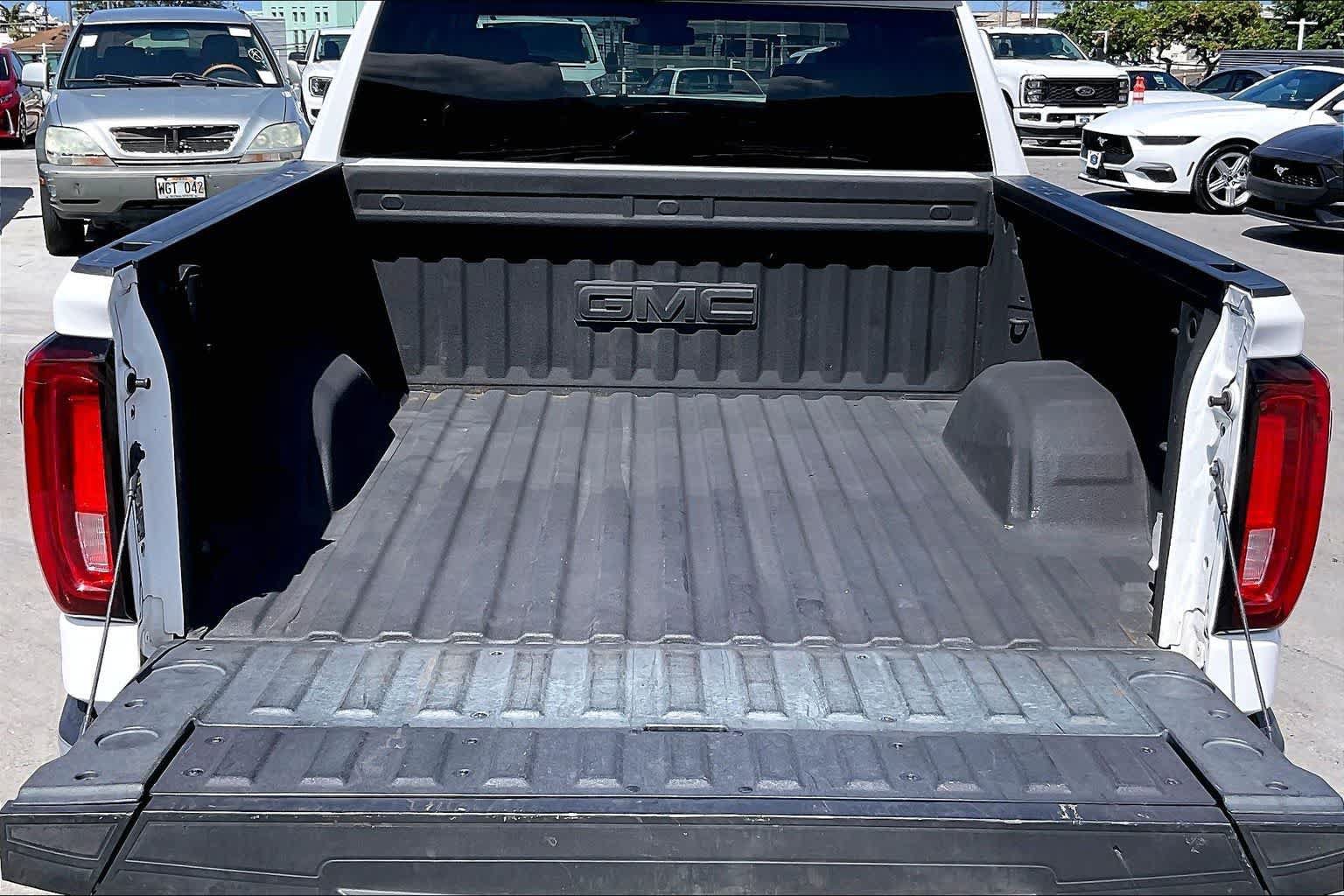 Used 2024 GMC Sierra 1500 SLT AWD/4WD image 18