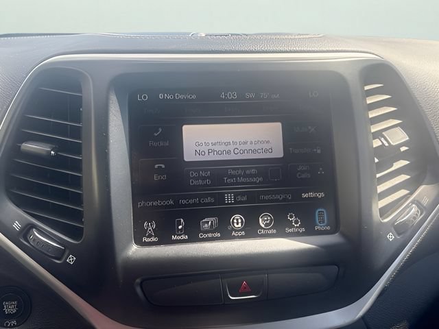 Used 2018 Jeep Cherokee Latitude Plus w/ Comfort/Convenience Group AWD/4WD image 16