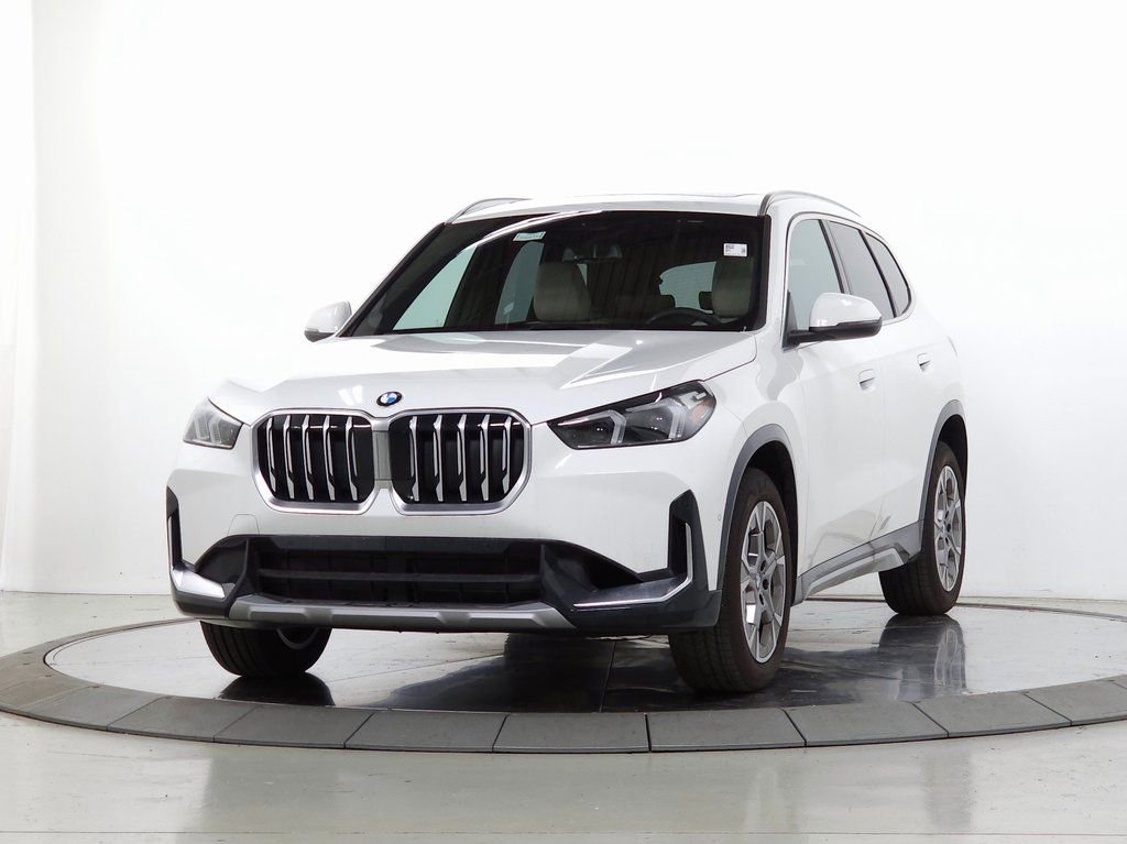 Used 2025 BMW X1 xDrive28i w/ Convenience Package AWD/4WD image 3