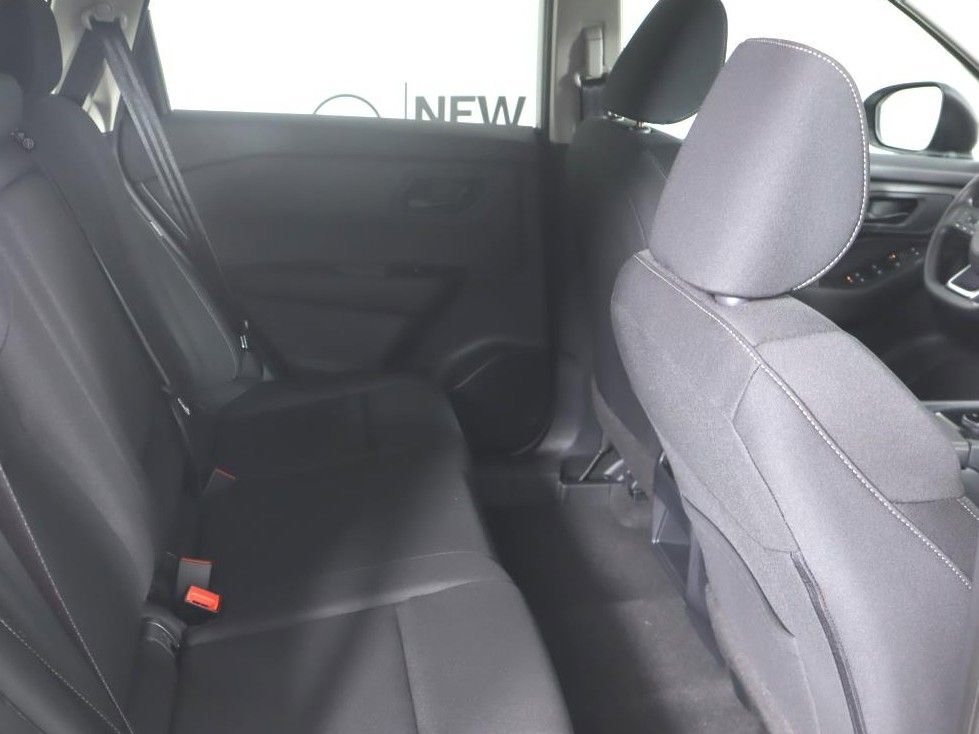 Certified 2025 Nissan Rogue S image 28