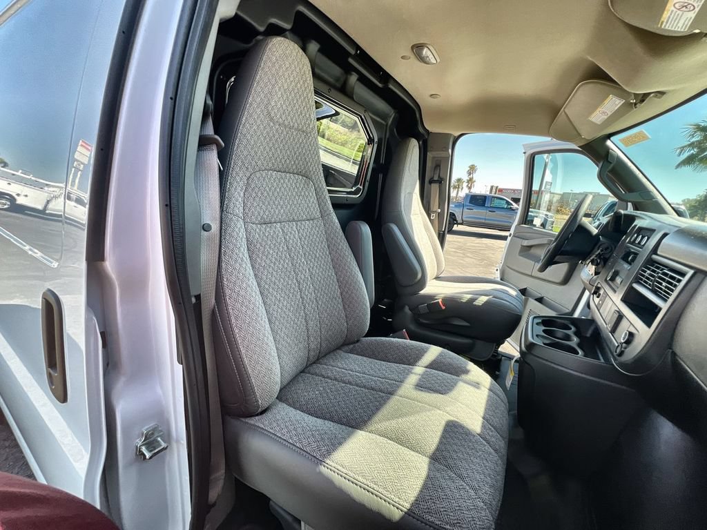 New 2026 Chevrolet Express 2500 w/ Driver Convenience Package RWD image 24