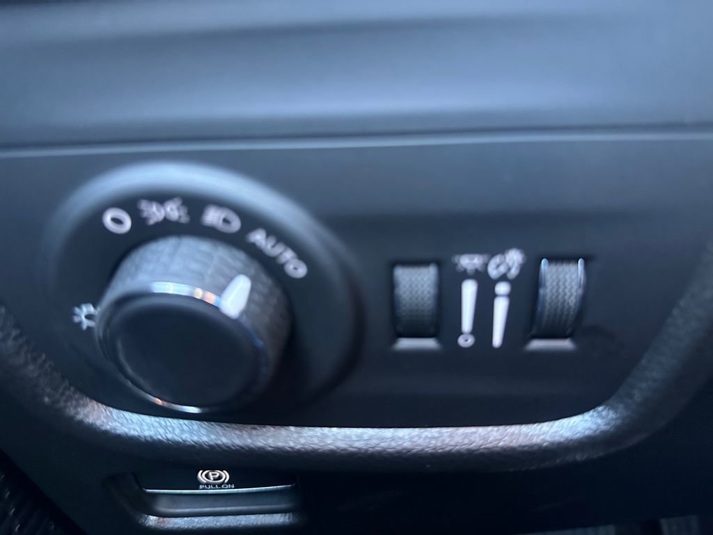 Used 2023 Jeep Grand Cherokee Altitude image 18