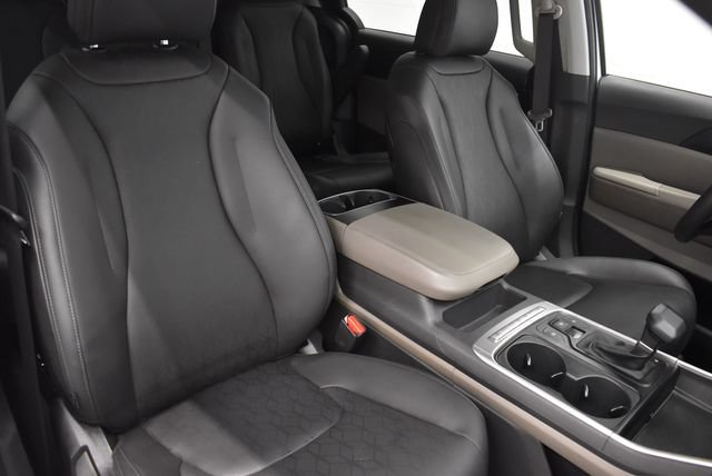 Used 2026 Kia Carnival FWD image 6