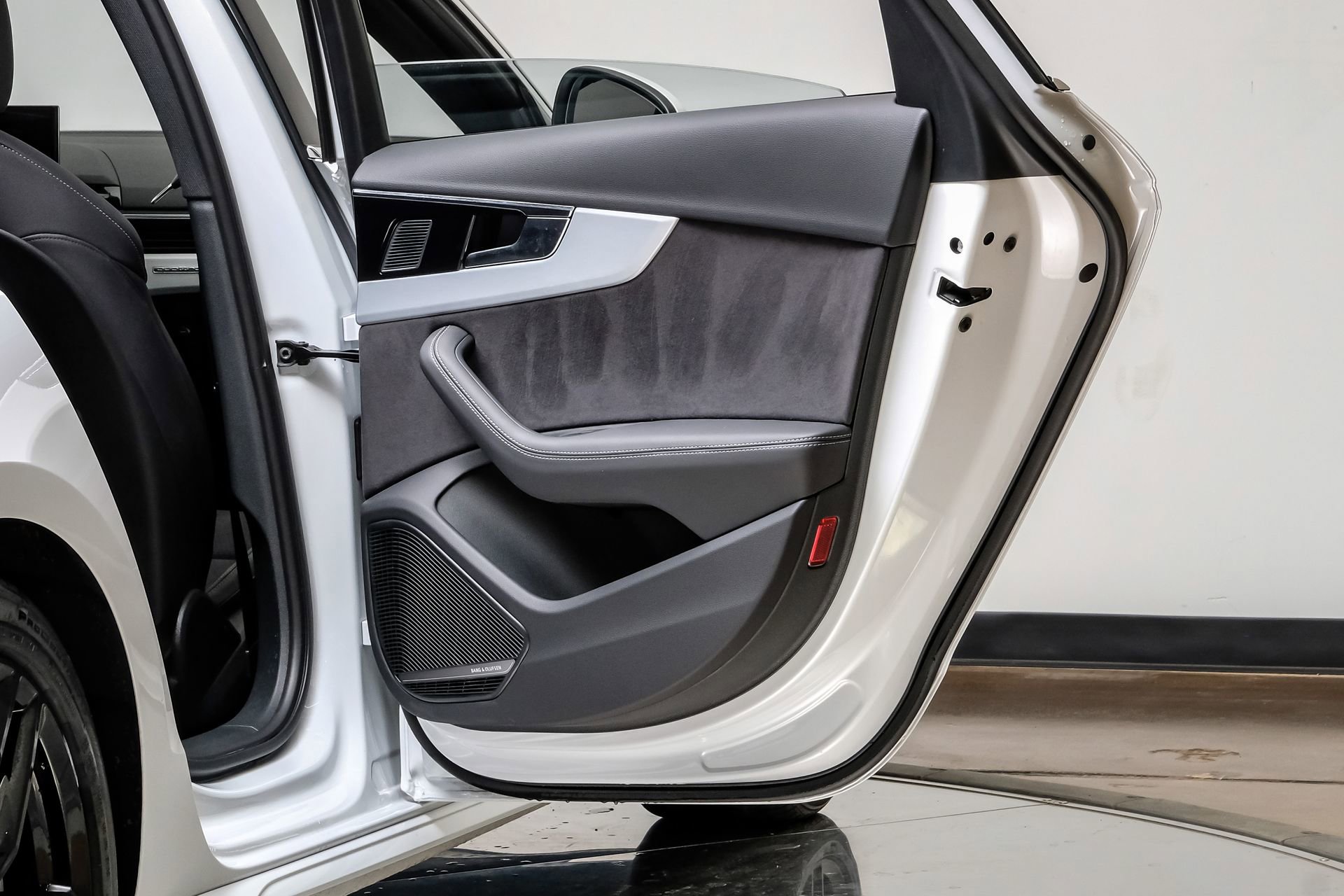 Used 2024 Audi A4 2.0T Premium Plus w/ Premium Plus Package image 50