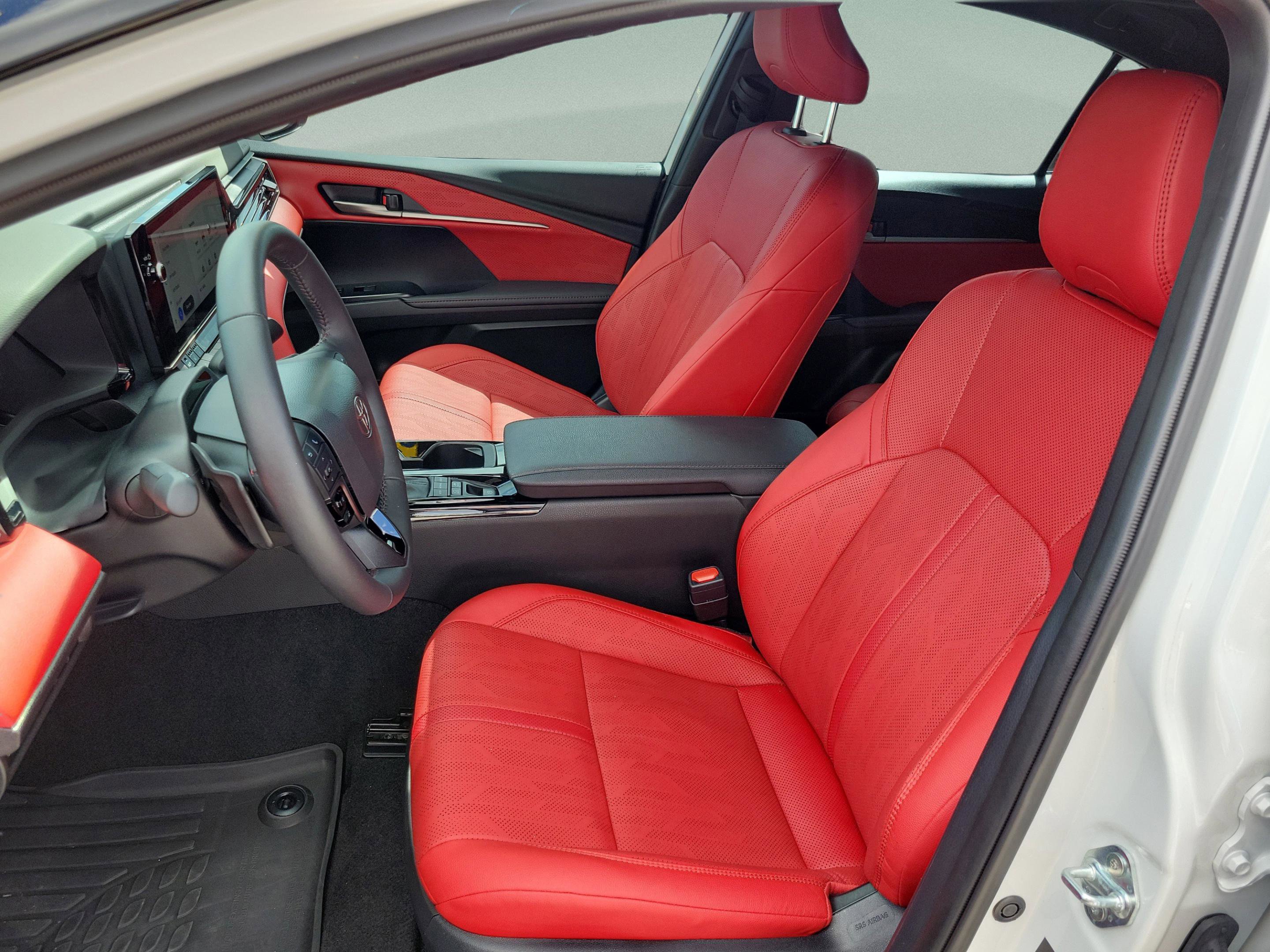 Used 2025 Toyota Camry XSE w/ Premium Plus Package image 9