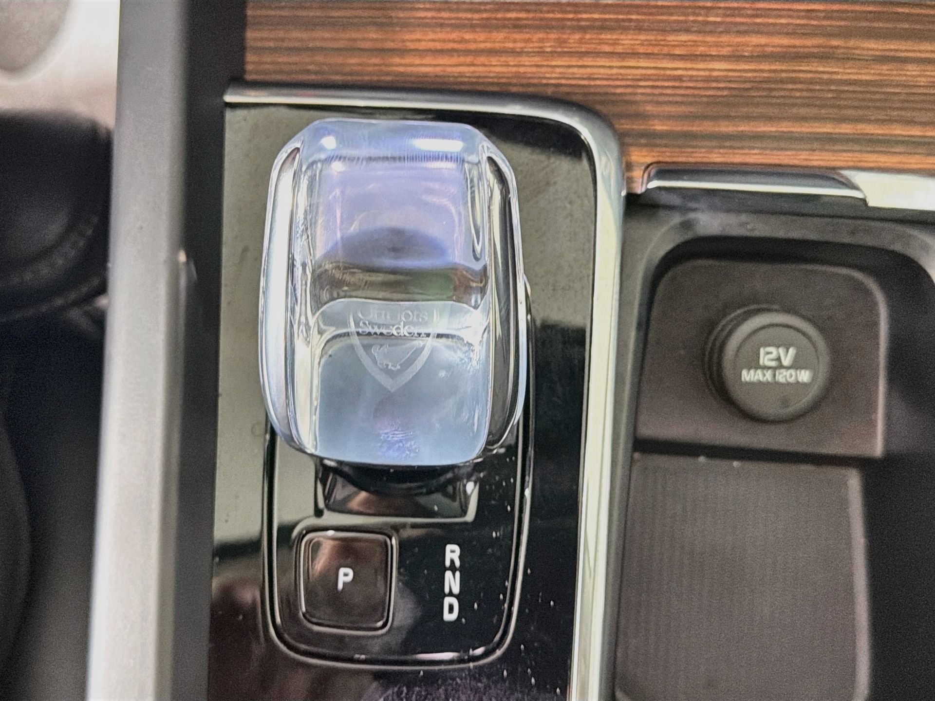 Used 2024 Volvo XC60 B5 Ultimate AWD/4WD image 17