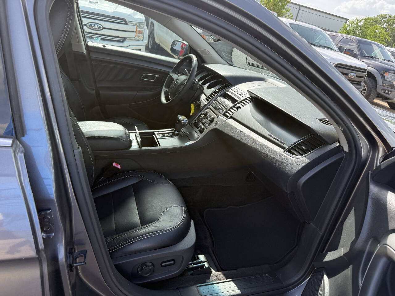 Used 2012 Ford Taurus SEL FWD image 10