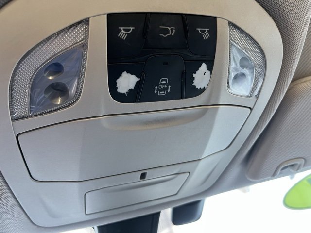 Used 2017 Chrysler Pacifica Touring-L image 27