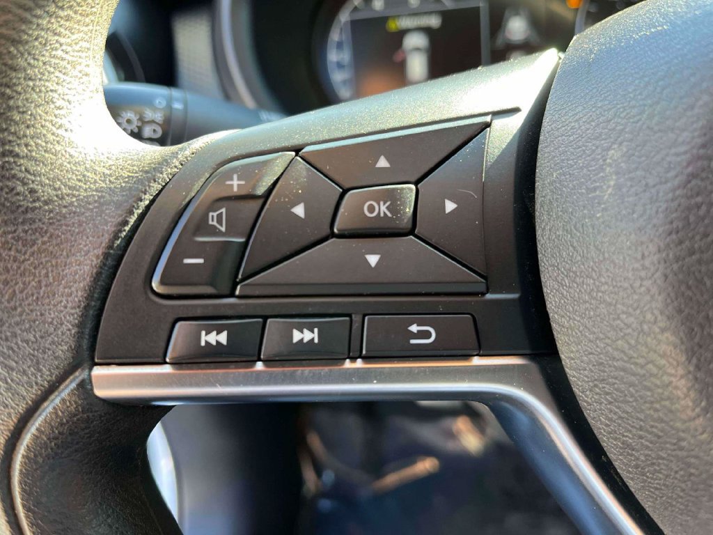 Used 2024 Nissan Kicks SV FWD image 16