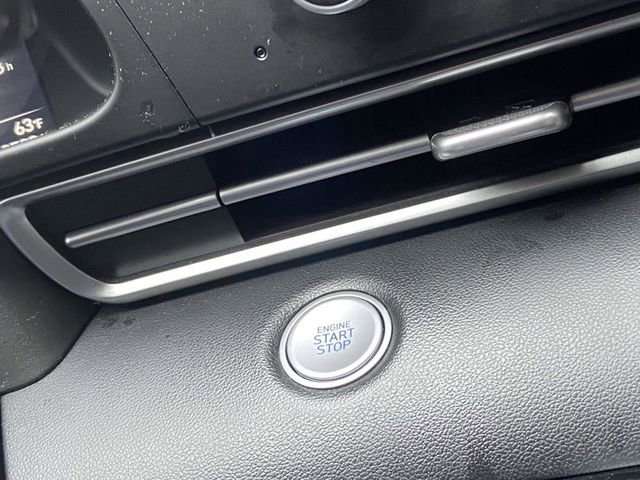 Used 2023 Hyundai Elantra SEL w/ Cargo Package image 18