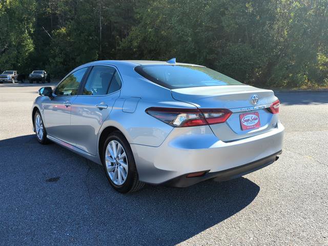 Used 2024 Toyota Camry LE image 3