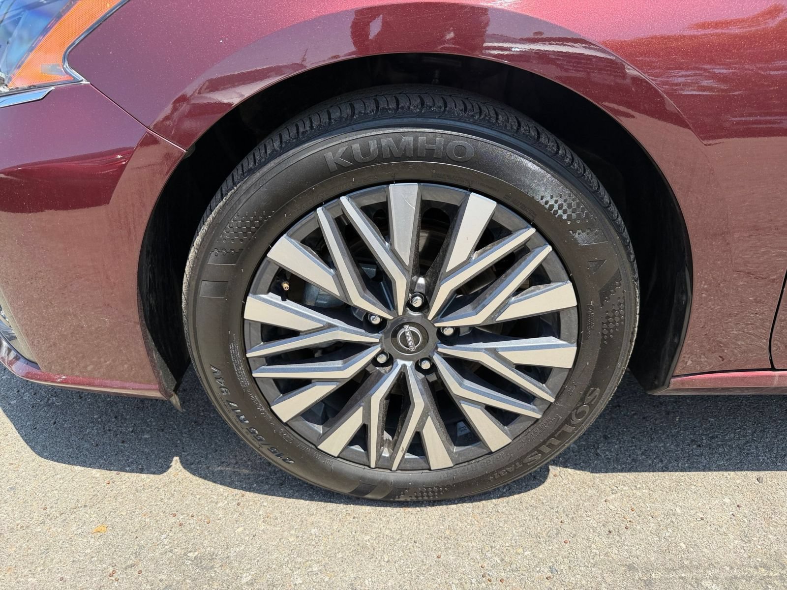 Used 2025 Nissan Altima 2.5 SV FWD image 29