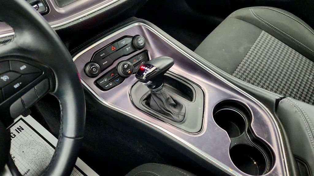 Used 2018 Dodge Challenger SXT image 16