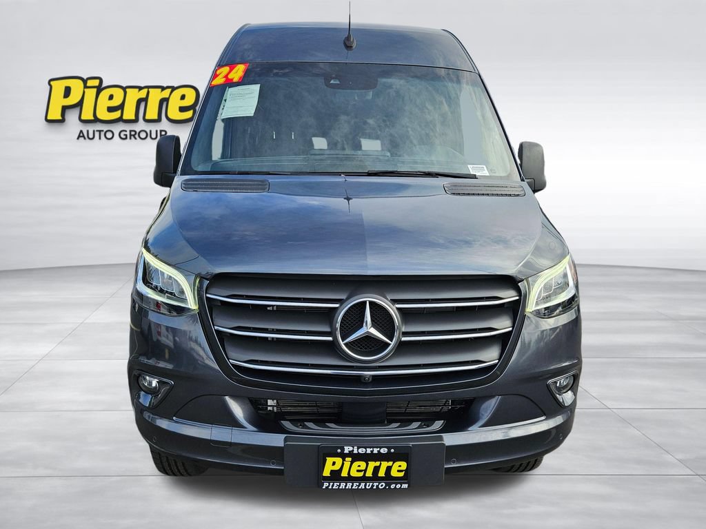 Used 2024 Mercedes-Benz Sprinter 2500 image 8