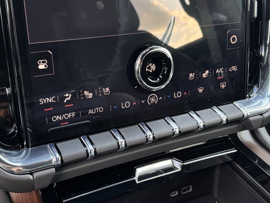 New 2026 GMC Yukon Denali w/ Denali Reserve Package image 13