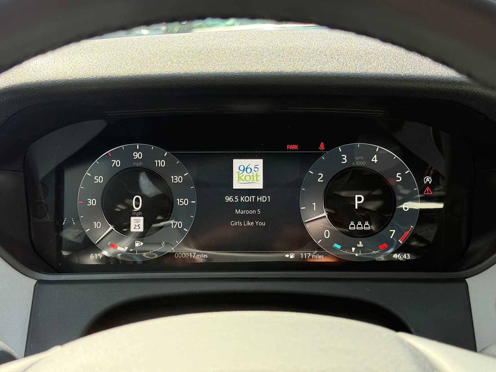 New 2026 Land Rover Range Rover Velar Dynamic SE image 21