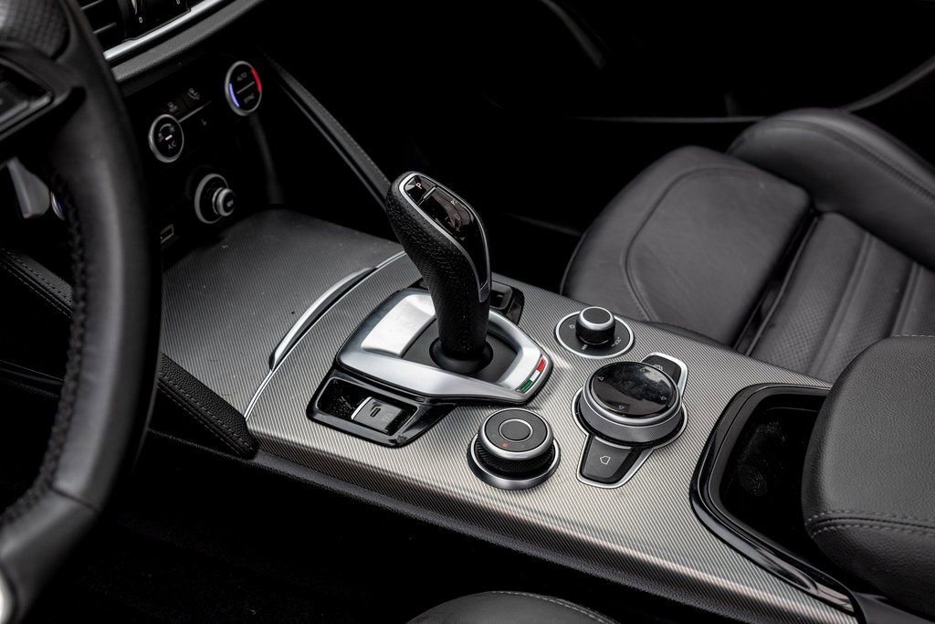 Used 2024 Alfa Romeo Stelvio Veloce image 24