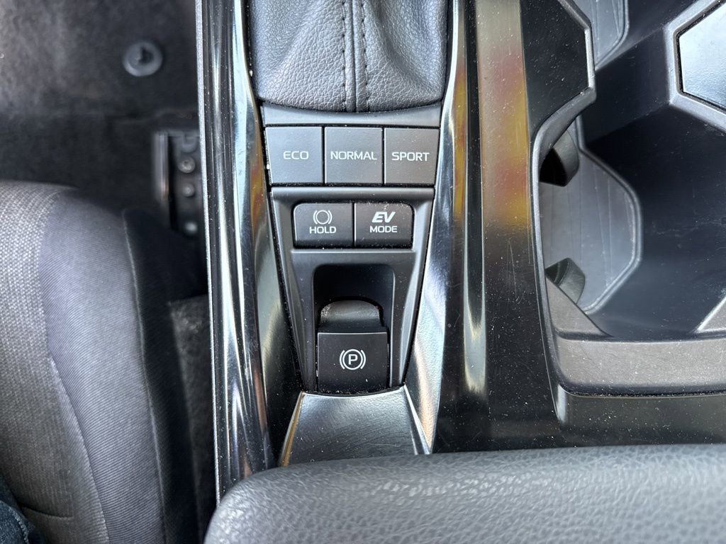 Used 2025 Toyota Camry LE FWD image 17
