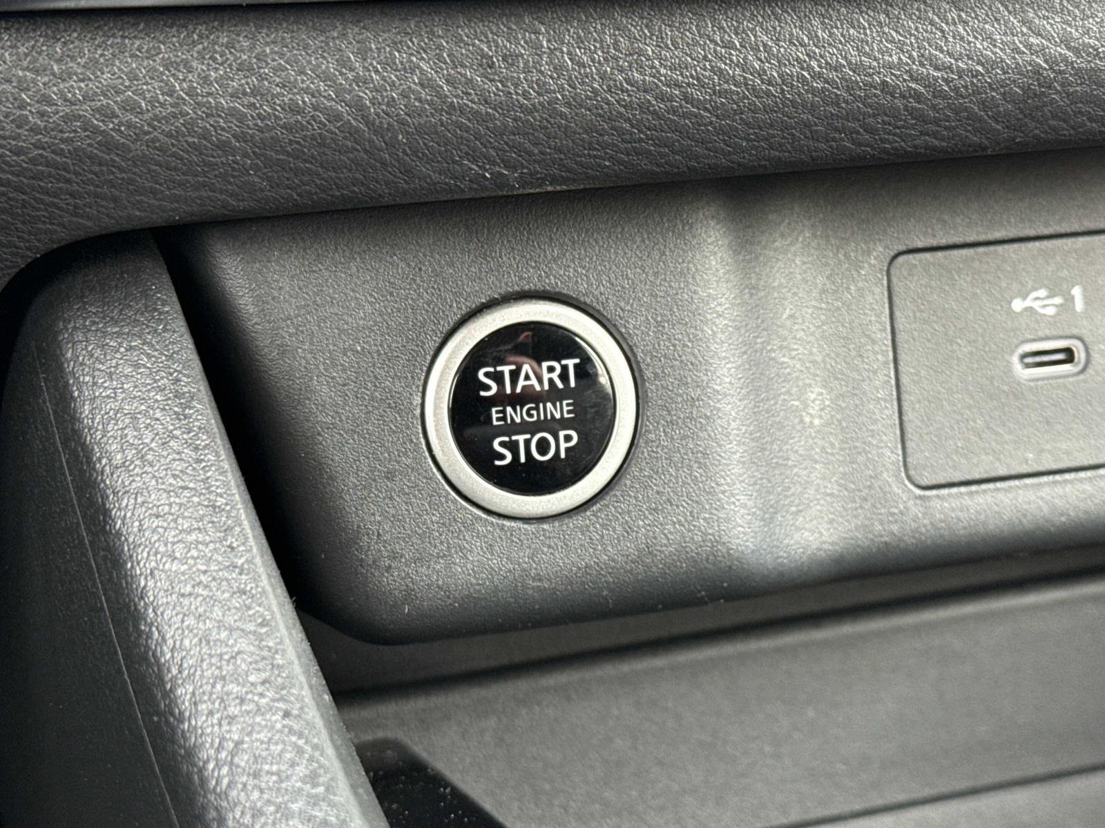 Used 2023 Nissan Rogue SV image 13