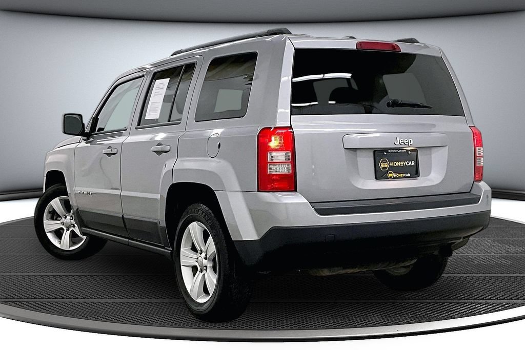 Used 2017 Jeep Patriot Sport w/ Power Value Group FWD image 4