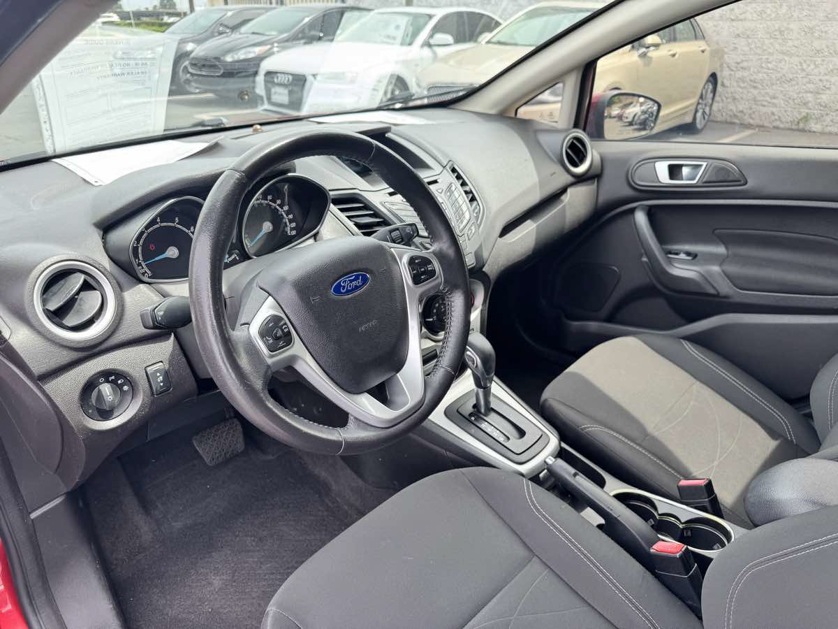 Used 2016 Ford Fiesta SE FWD image 32