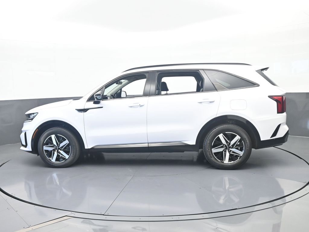 Used 2022 Kia Sorento EX w/ Panoramic Sunroof Package FWD image 3