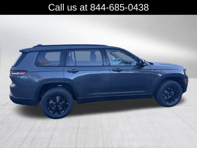 New 2025 Jeep Grand Cherokee L Altitude image 4