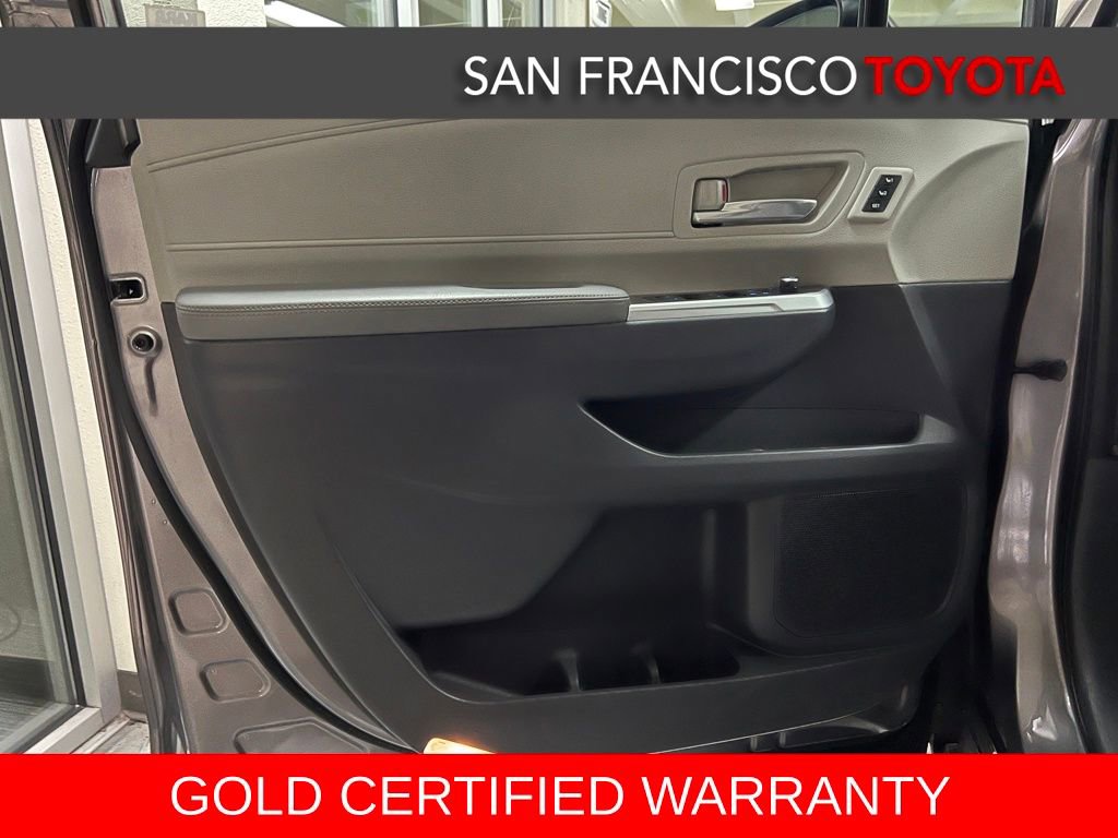 Certified 2021 Toyota Sienna Limited image 44