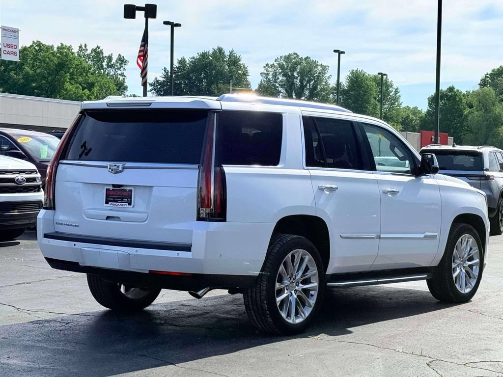 Used 2018 Cadillac Escalade Luxury AWD/4WD image 7