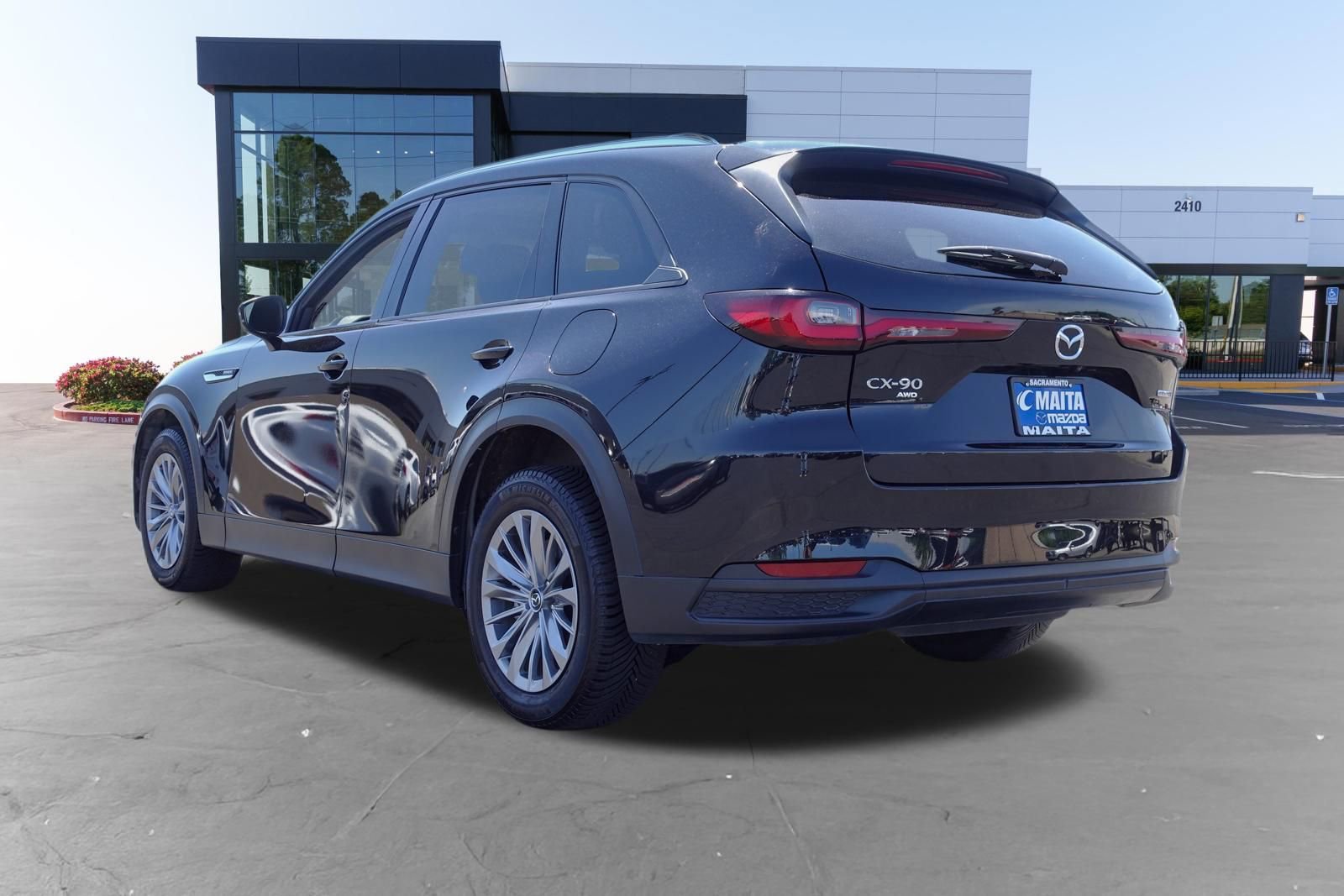 Used 2024 MAZDA CX-90 Plug-In Hybrid w/ Preferred AWD/4WD image 5