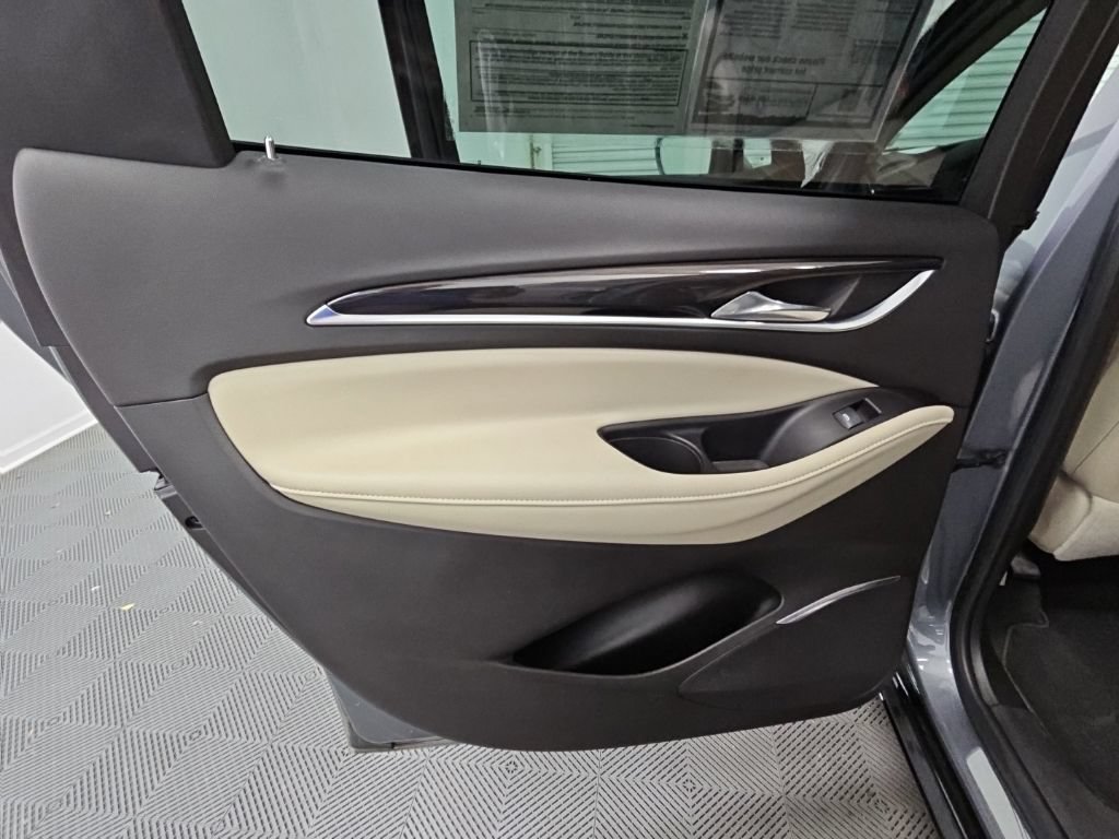 Used 2019 Buick Enclave Essence FWD image 31