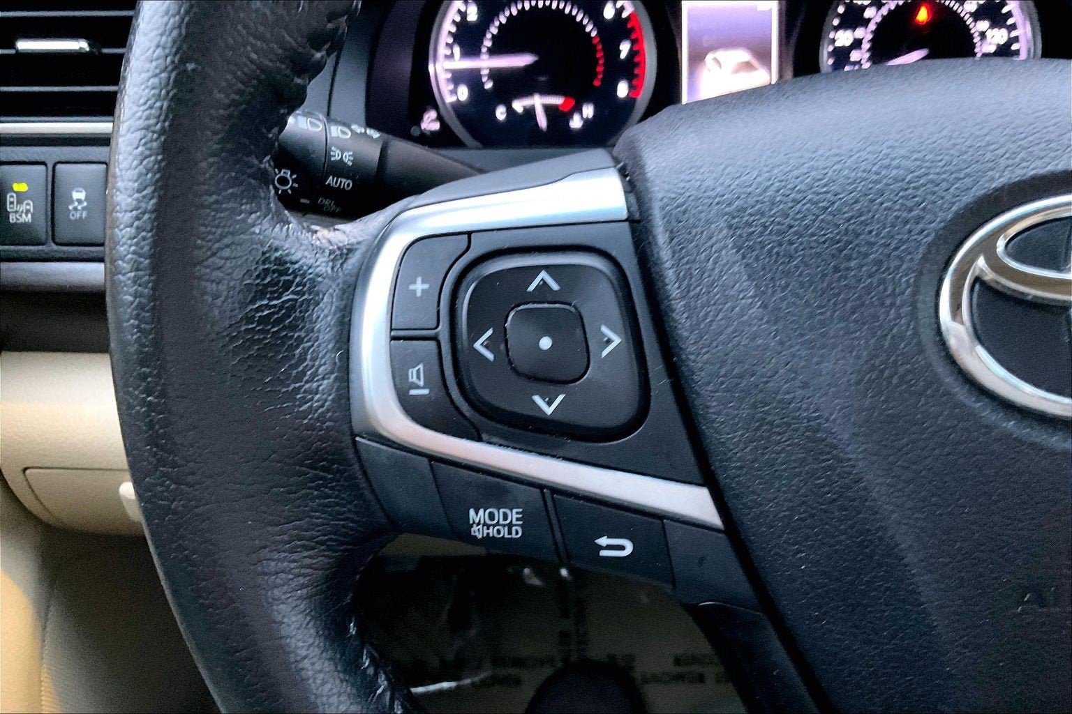Used 2015 Toyota Camry XLE FWD image 17
